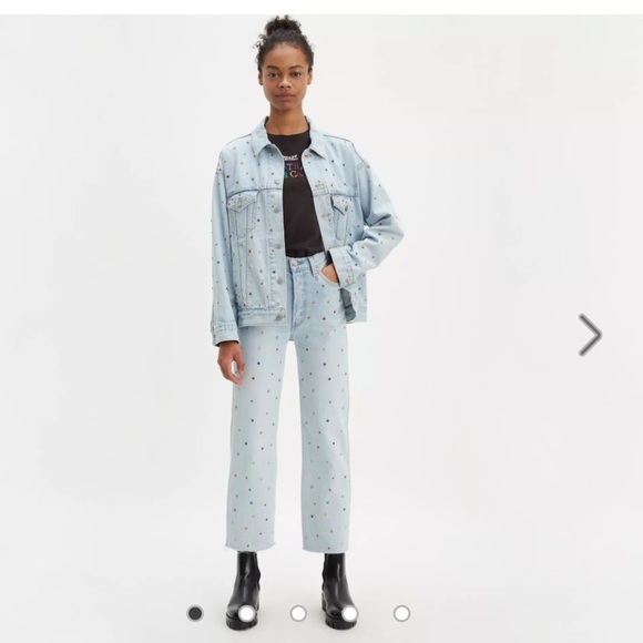 Levi's Denim - Levi's Ribcage Straight Studded  Raw Hemline Edgy Streetwear, light wash size 26